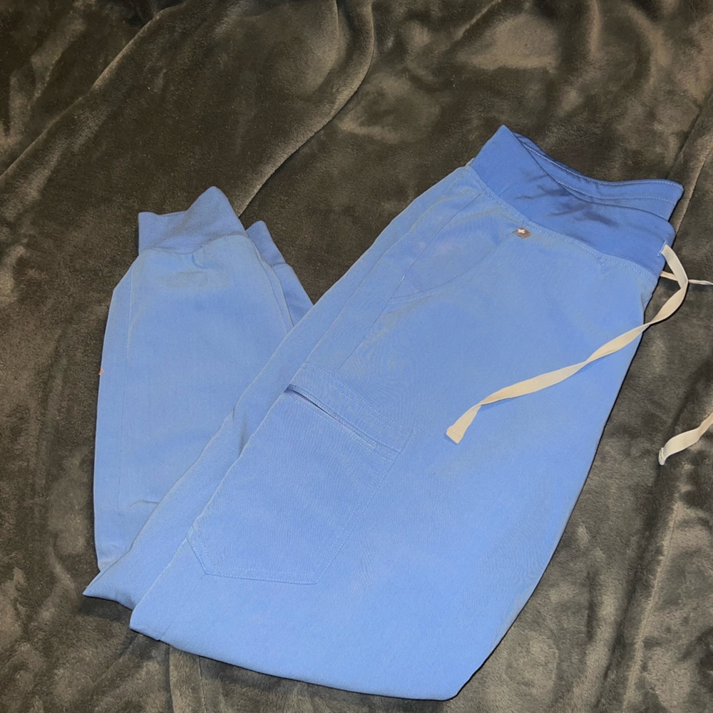 Figs scrubs